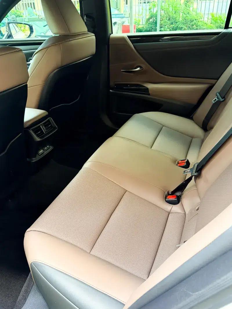 Lexus ES 2022 200 Premium Edition — миниатюра 9