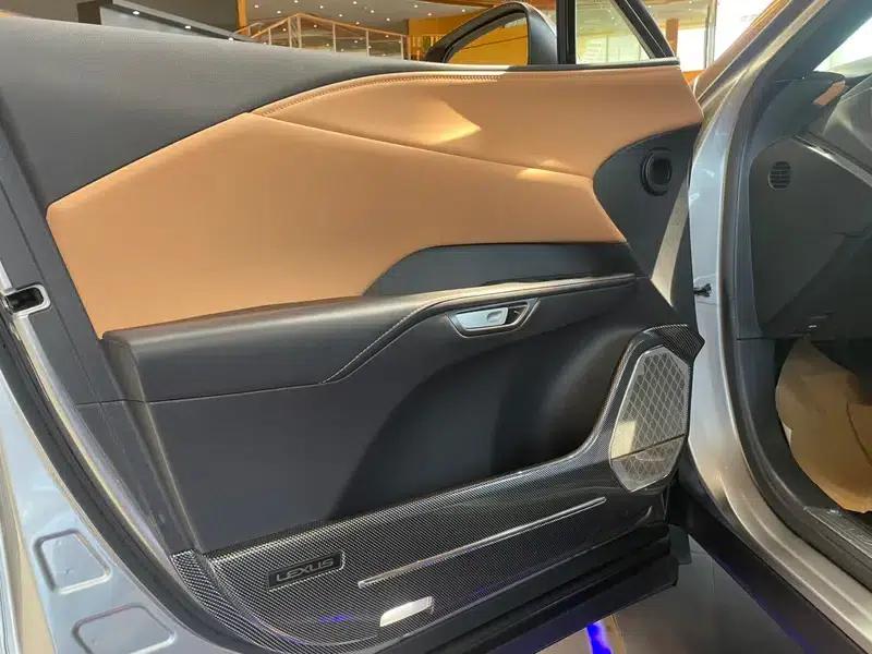 Lexus RX 2023 350h AWD Premium Edition — миниатюра 6