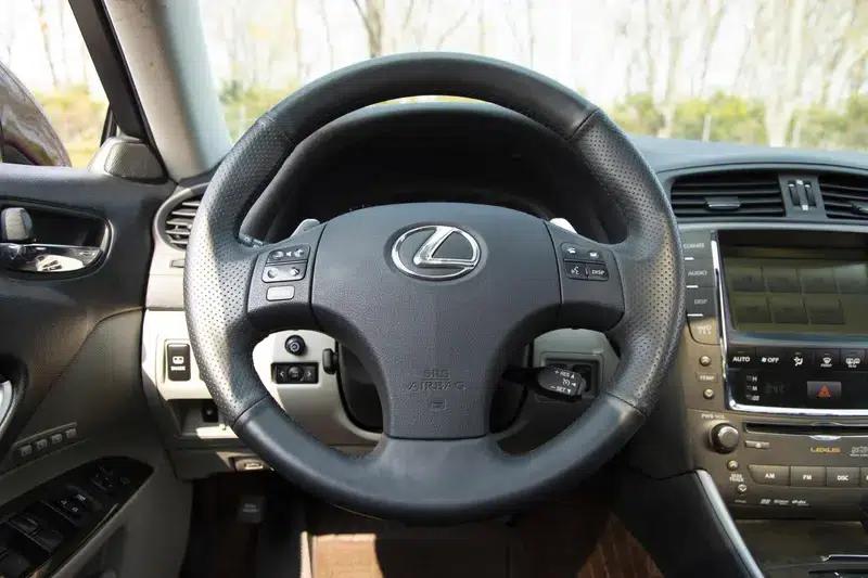Lexus IS 2009 300 Luxury Edition — миниатюра 17
