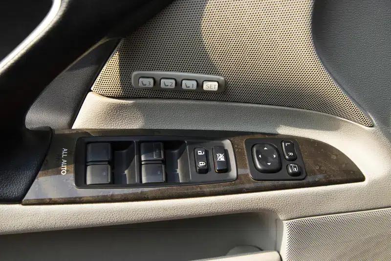Lexus IS 2009 300 Luxury Edition — миниатюра 26