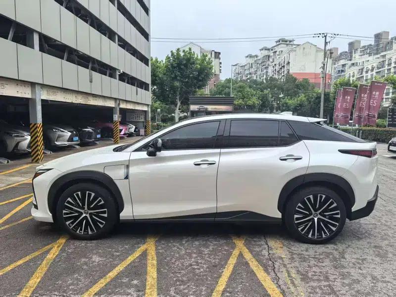 Lexus RZ 2023 450e DIRECT4 Luxury Edition — миниатюра 3