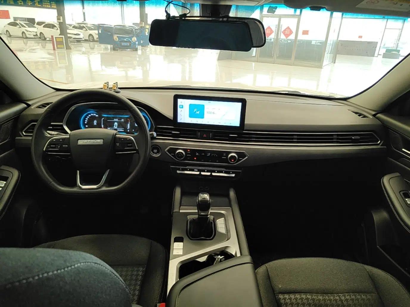 JETOUR X70S 2022 1.5T Manual Fanghua Edition 5 Seats — миниатюра 12