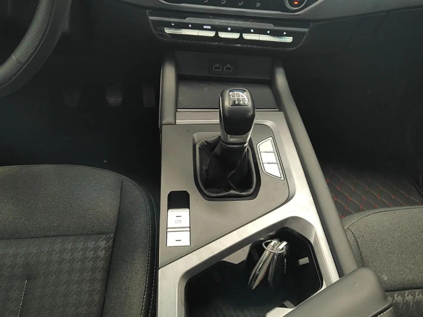 JETOUR X70S 2022 1.5T Manual Fanghua Edition 5 Seats — миниатюра 16