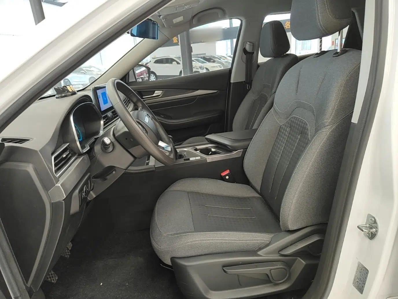 JETOUR X70S 2022 1.5T Manual Fanghua Edition 5 Seats — миниатюра 17