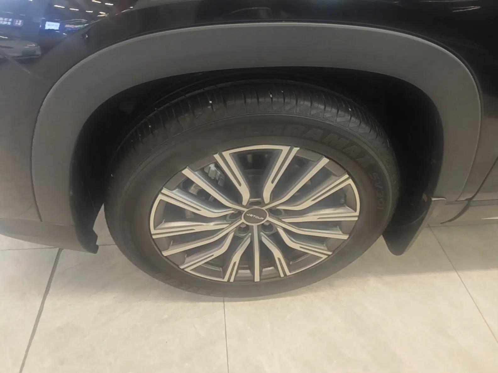 JETOUR X95 2023 1.6T DCT Era Edition 7-Seater — миниатюра 10