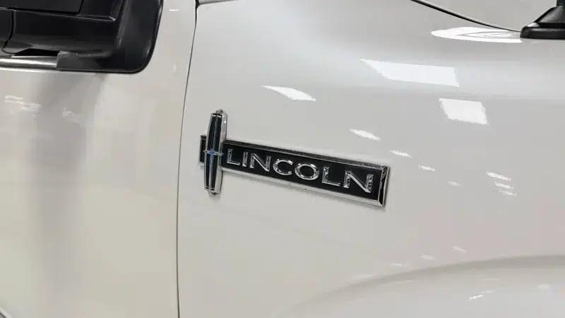 Lincoln Continental Classic 2013 5.4L Automatic 4WD 5-Seater (Parallel Import) — миниатюра 14