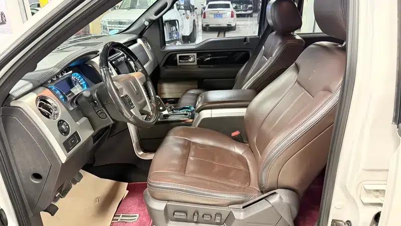 Lincoln Continental Classic 2013 5.4L Automatic 4WD 5-Seater (Parallel Import) — миниатюра 40
