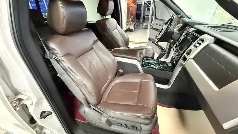 Lincoln Continental Classic 2013 5.4L Automatic 4WD 5-Seater (Parallel Import) — миниатюра 41