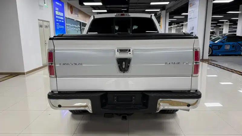 Lincoln Continental Classic 2013 5.4L Automatic 4WD 5-Seater (Parallel Import) — миниатюра 6