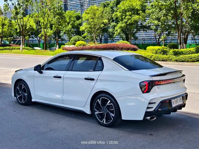 Lynk & Co 03 2023 1.5TD DCT Pro — миниатюра 4