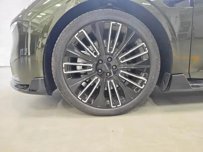 Lynk & Co 10 EM-P 2025 240 AWD Ultra Sport Edition — миниатюра 10