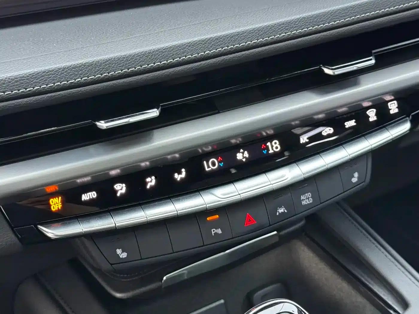 2024 Cadillac XT4 28T Two-Wheel Drive Luxury — миниатюра 13