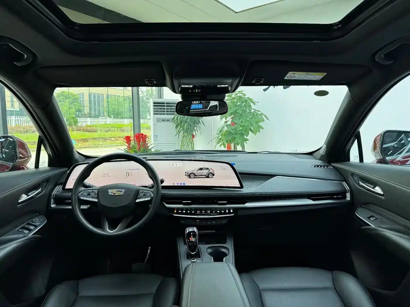 2024 Cadillac XT4 28T Two-Wheel Drive Luxury — миниатюра 6