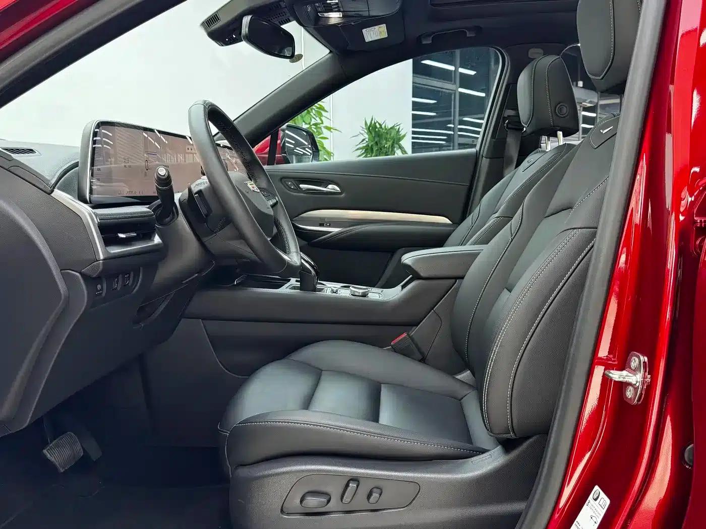 2024 Cadillac XT4 28T Two-Wheel Drive Luxury — миниатюра 9