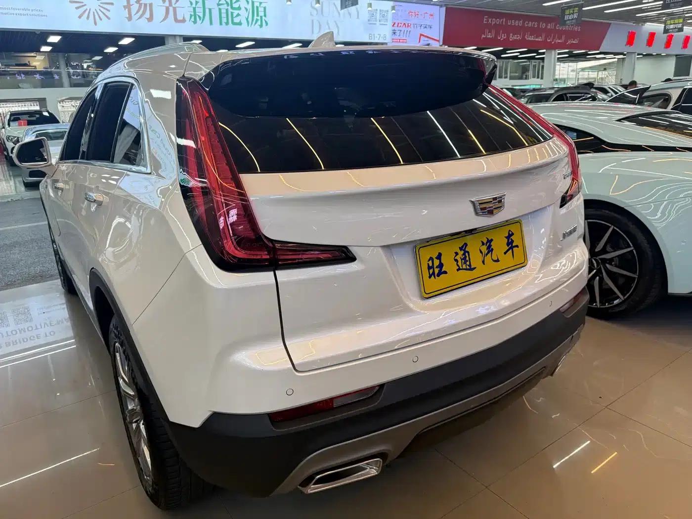 Cadillac XT4 2020 28T Two-Wheel Drive Premium Edition — миниатюра 2