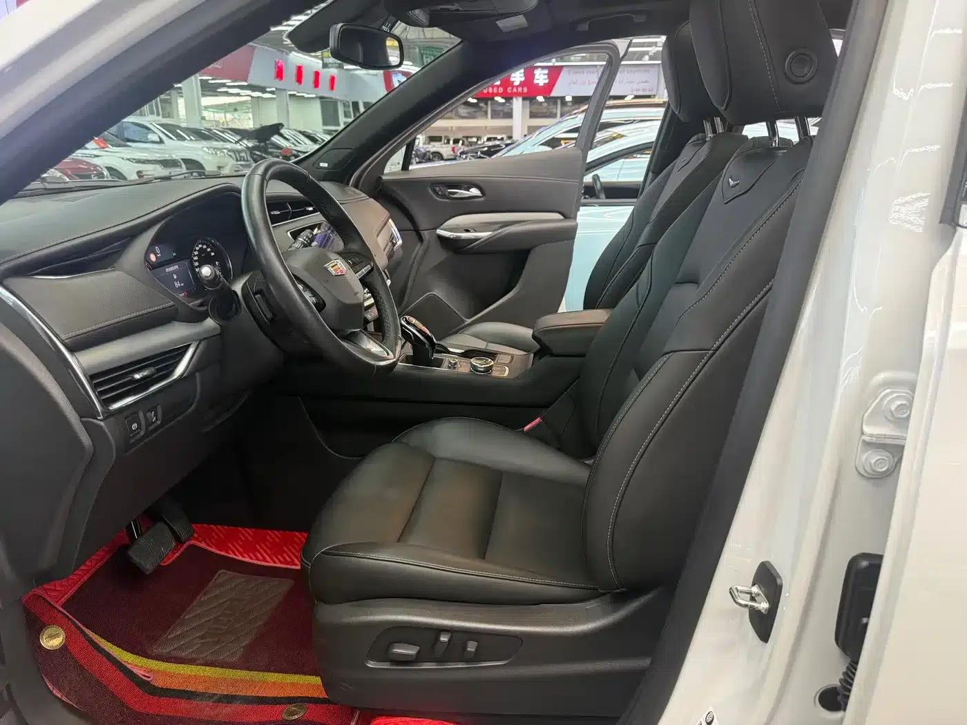 Cadillac XT4 2020 28T Two-Wheel Drive Premium Edition — миниатюра 3
