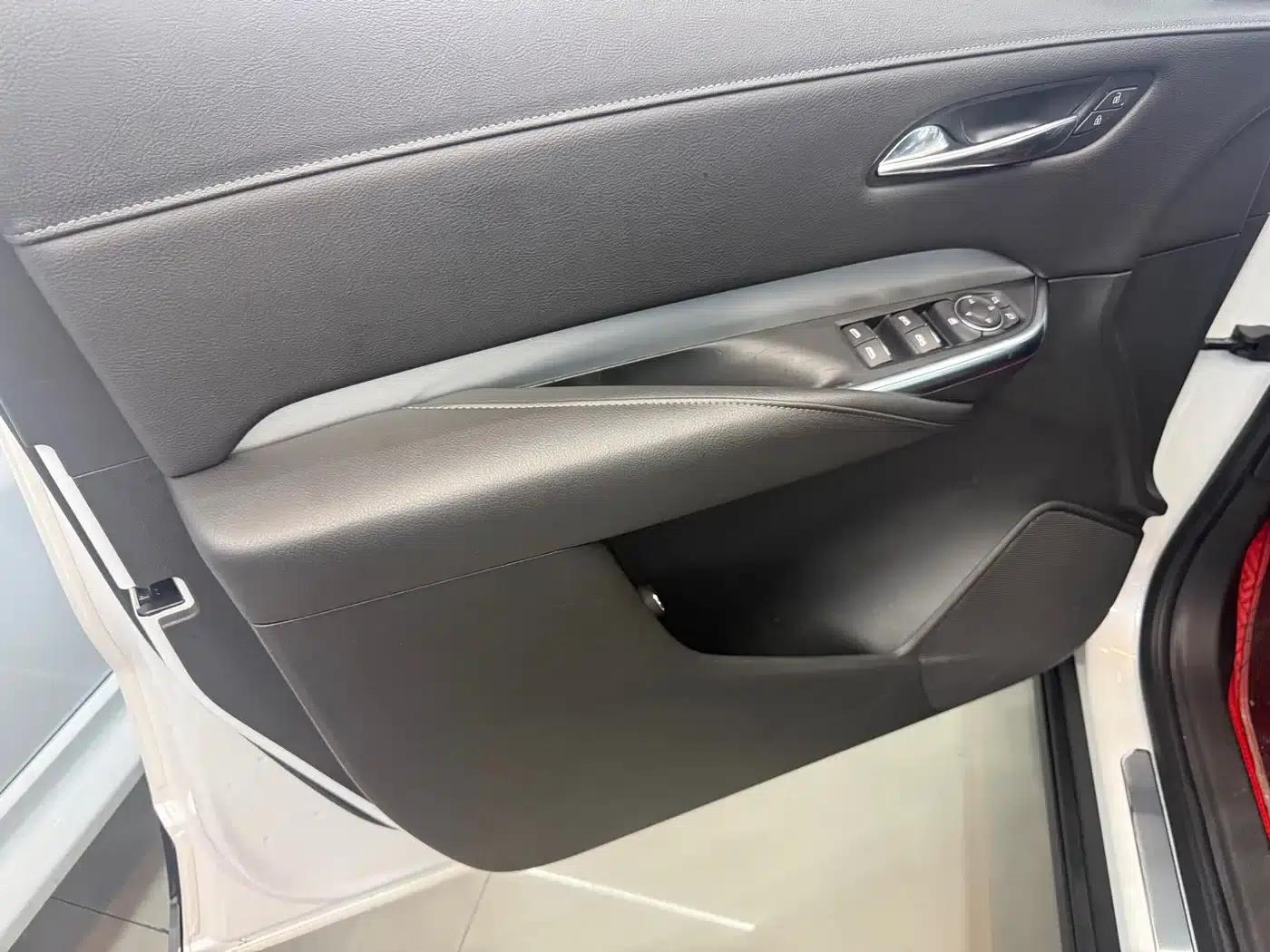 Cadillac XT4 2020 28T Two-Wheel Drive Premium Edition — миниатюра 4