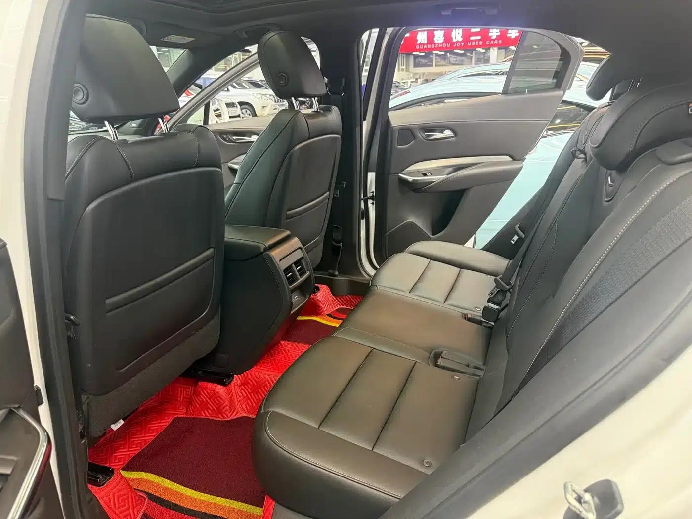 Cadillac XT4 2020 28T Two-Wheel Drive Premium Edition — миниатюра 6