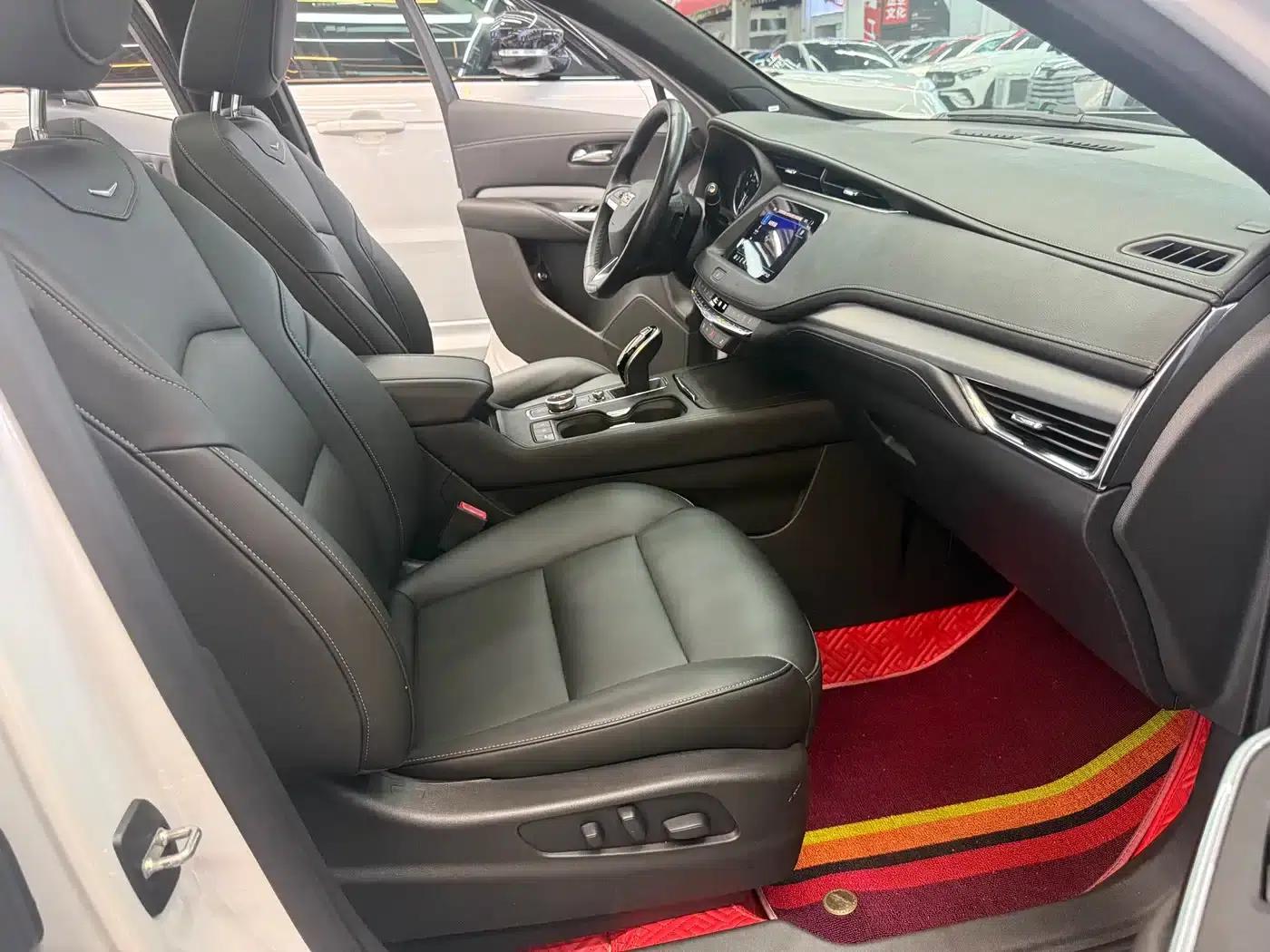 Cadillac XT4 2020 28T Two-Wheel Drive Premium Edition — миниатюра 8