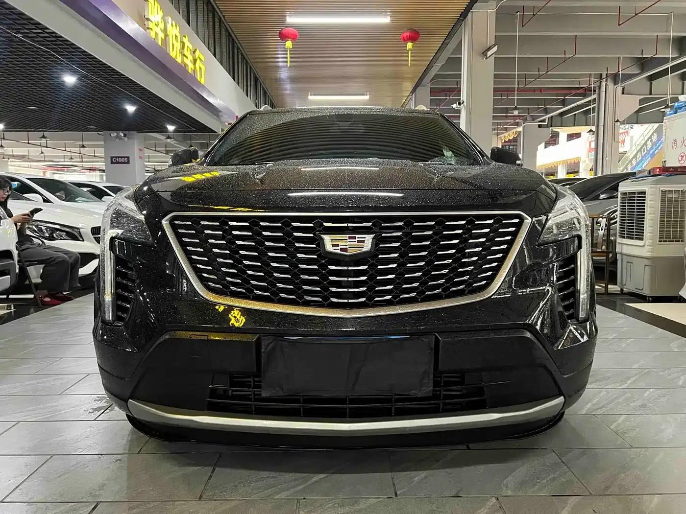 2021 Cadillac XT4 28T Two-Wheel Drive Luxury — миниатюра 1