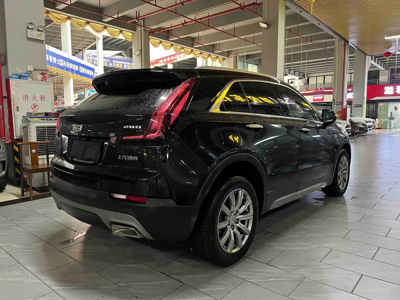 2021 Cadillac XT4 28T Two-Wheel Drive Luxury — миниатюра 2