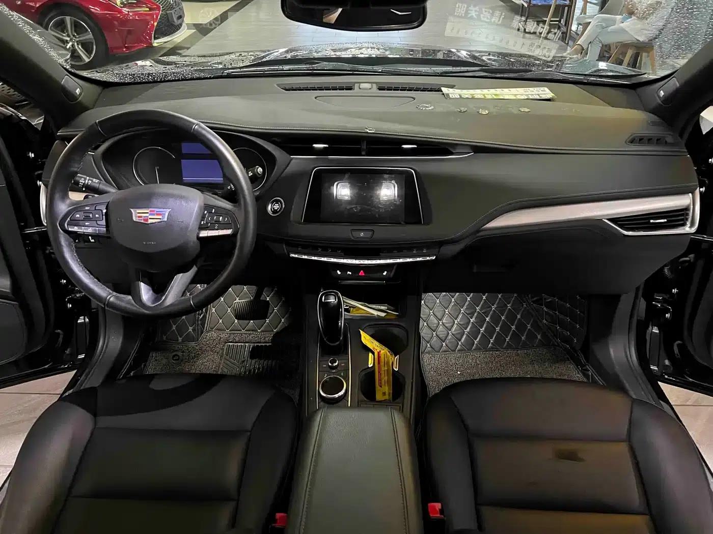 2021 Cadillac XT4 28T Two-Wheel Drive Luxury — миниатюра 4