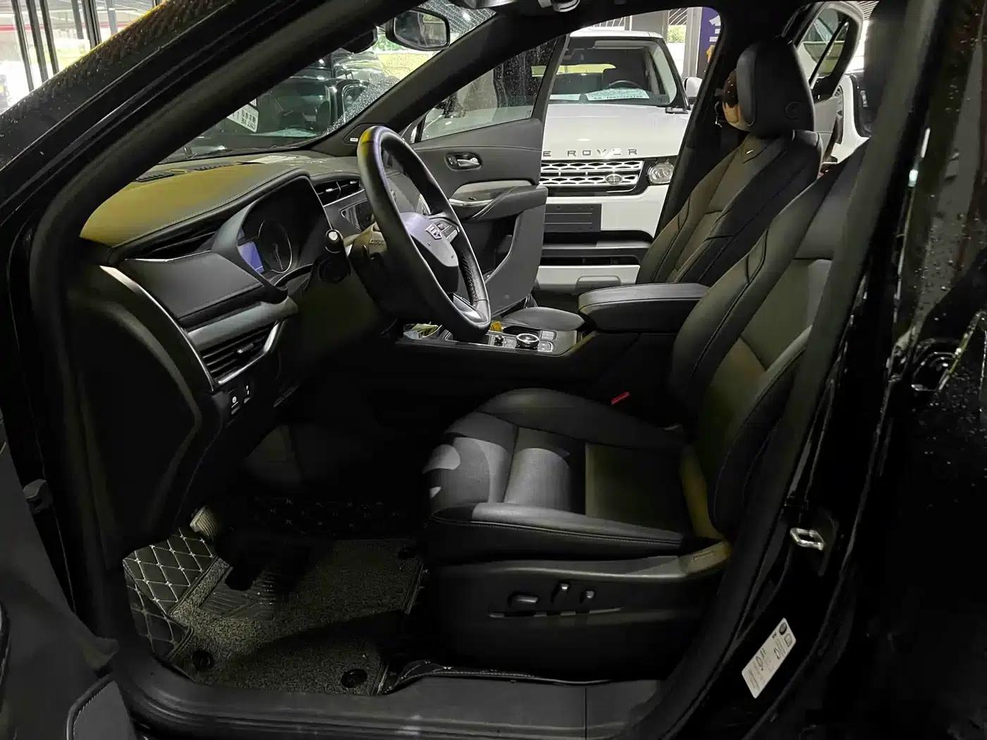2021 Cadillac XT4 28T Two-Wheel Drive Luxury — миниатюра 5