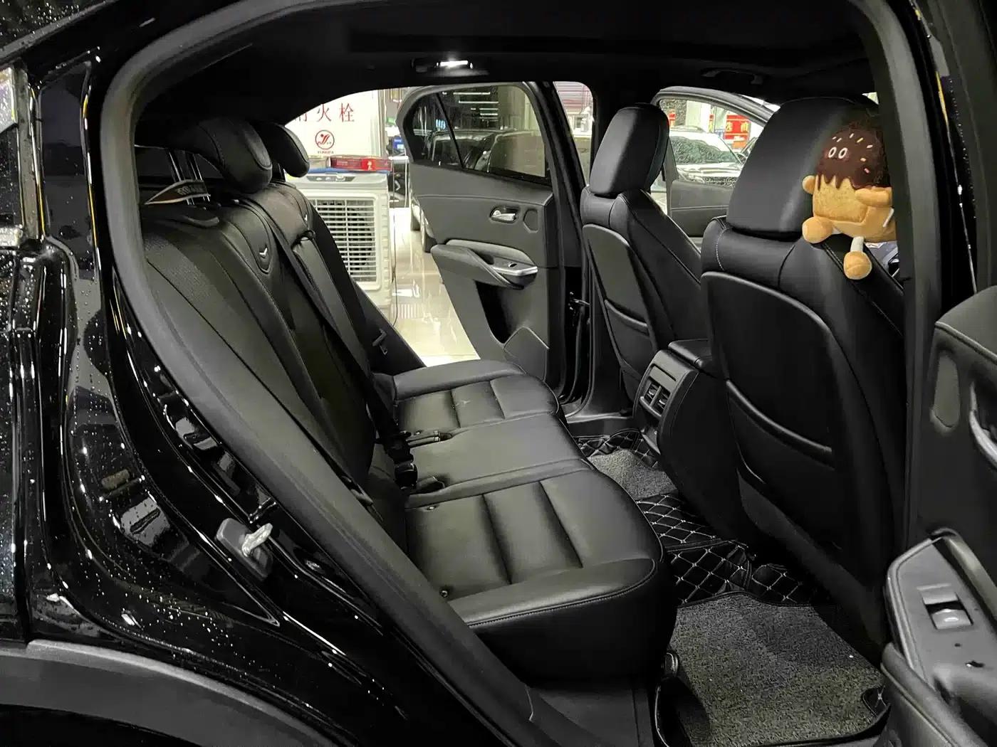 2021 Cadillac XT4 28T Two-Wheel Drive Luxury — миниатюра 8