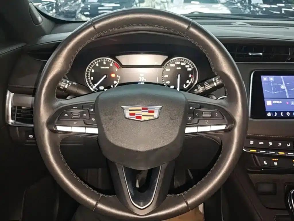 2022 Cadillac XT4 28T 2WD Premium — миниатюра 11