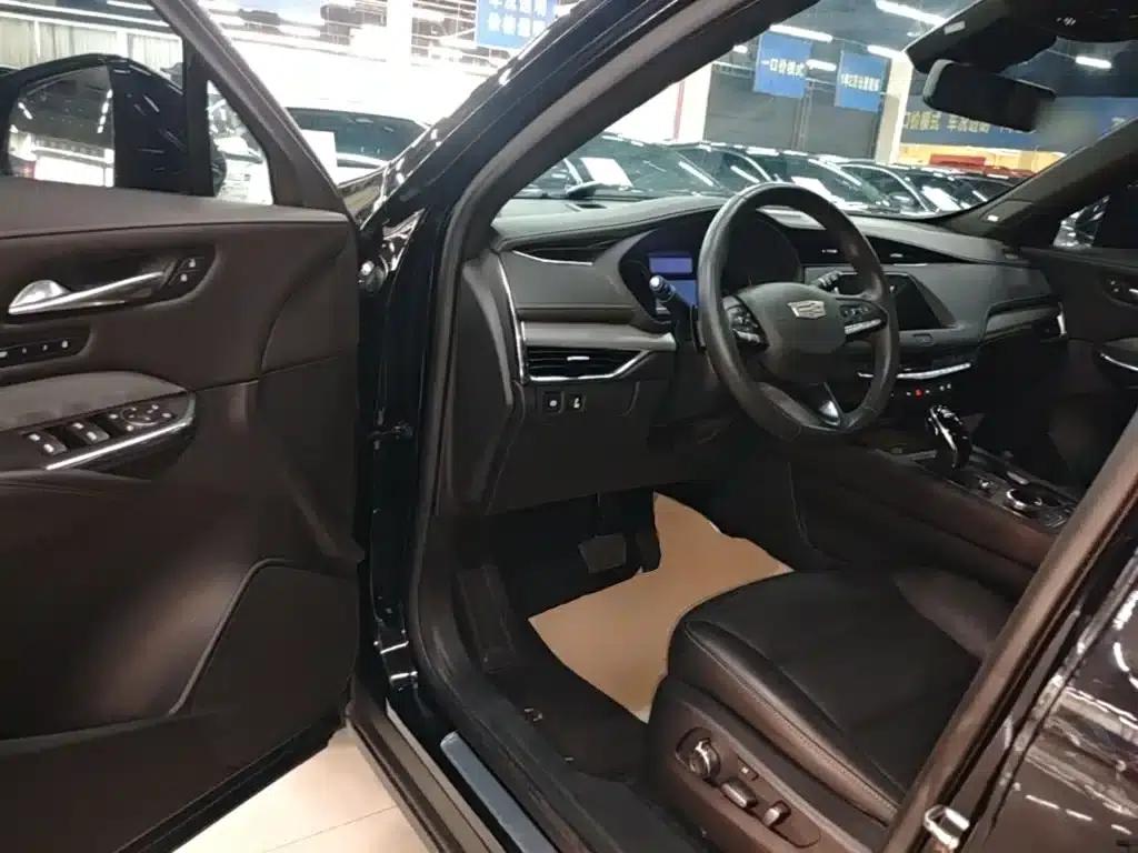 2022 Cadillac XT4 28T 2WD Premium — миниатюра 16