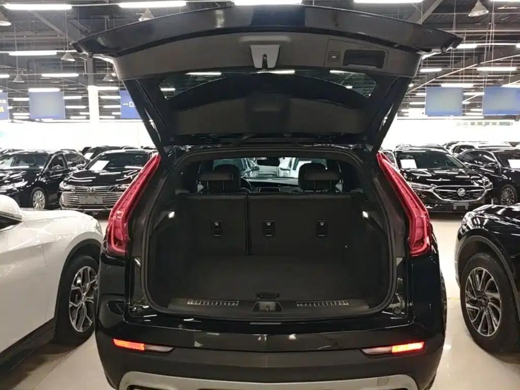 2022 Cadillac XT4 28T 2WD Premium — миниатюра 19