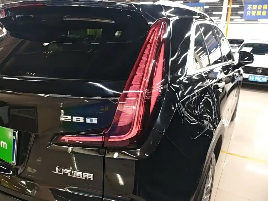 2022 Cadillac XT4 28T 2WD Premium — миниатюра 8