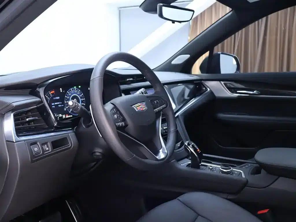 Cadillac XT6 2025 2.0T Six-Seat AWD Premium Executive Black Label Edition — миниатюра 11