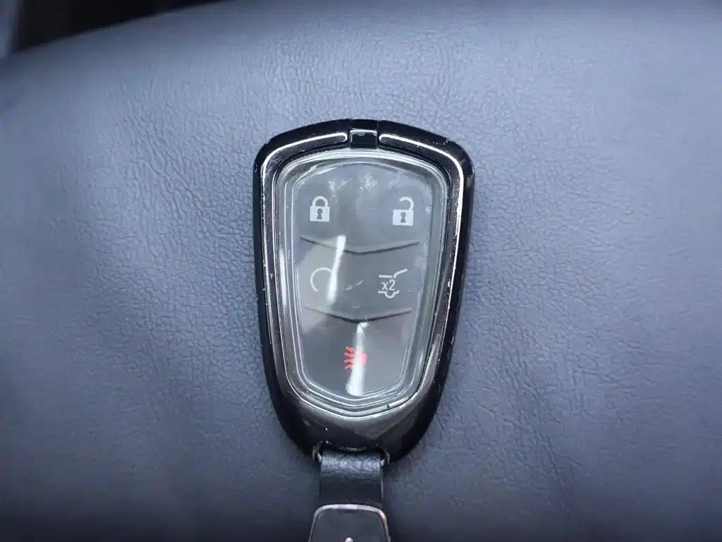 Cadillac XT6 2025 2.0T Six-Seat AWD Premium Executive Black Label Edition — миниатюра 26