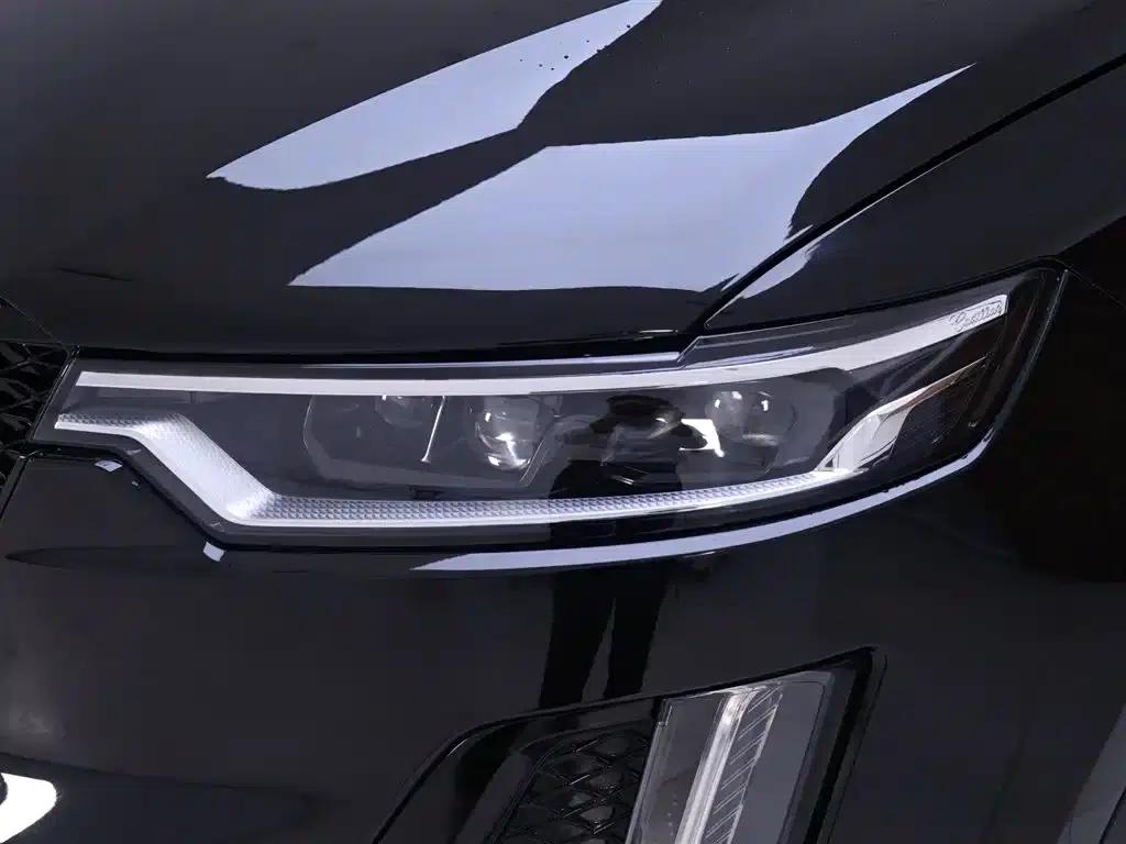 Cadillac XT6 2025 2.0T Six-Seat AWD Premium Executive Black Label Edition — миниатюра 4