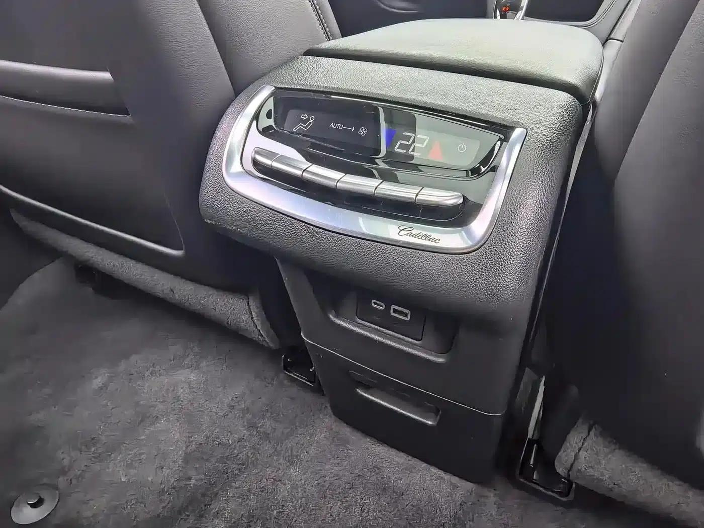Cadillac XT6 2022 2.0T 7-seater AWD Luxury — миниатюра 16