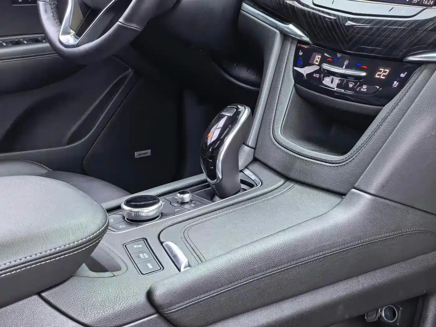 Cadillac XT6 2022 2.0T 7-seater AWD Luxury — миниатюра 25