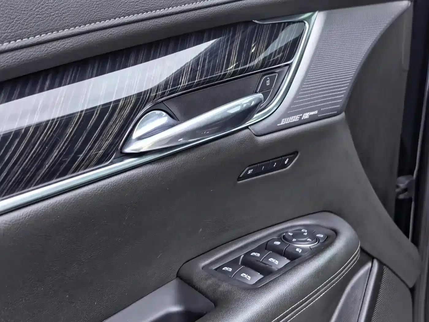 Cadillac XT6 2022 2.0T 7-seater AWD Luxury — миниатюра 6