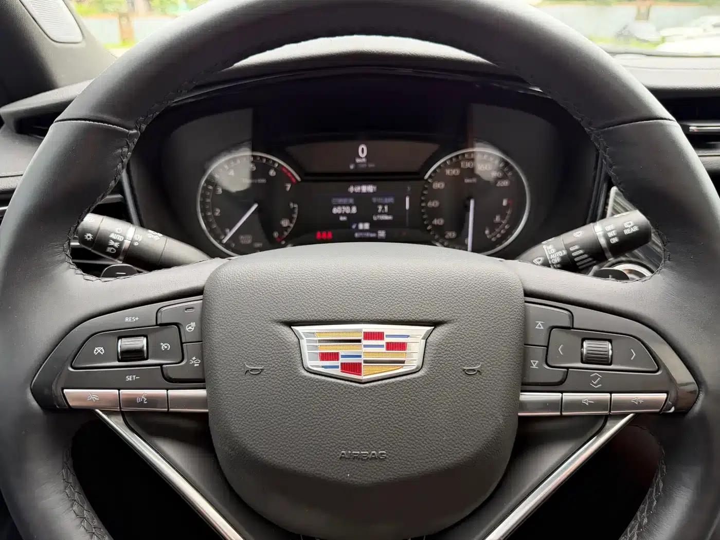 Cadillac XT6 2022 2.0T 7-seater AWD Luxury — миниатюра 11