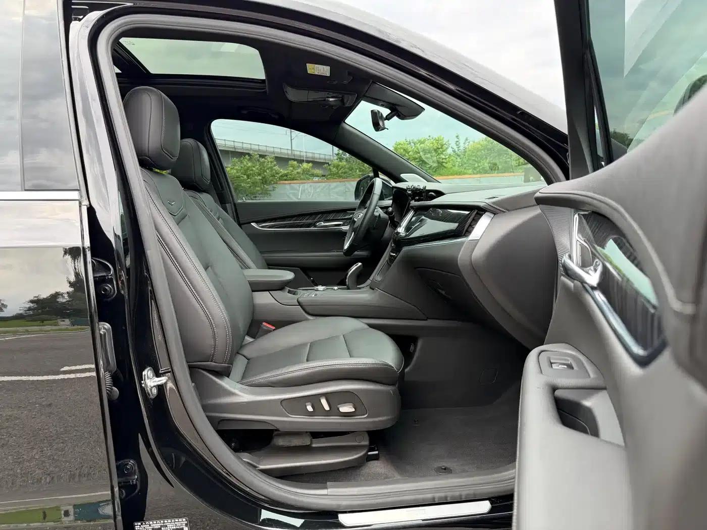 Cadillac XT6 2022 2.0T 7-seater AWD Luxury — миниатюра 15