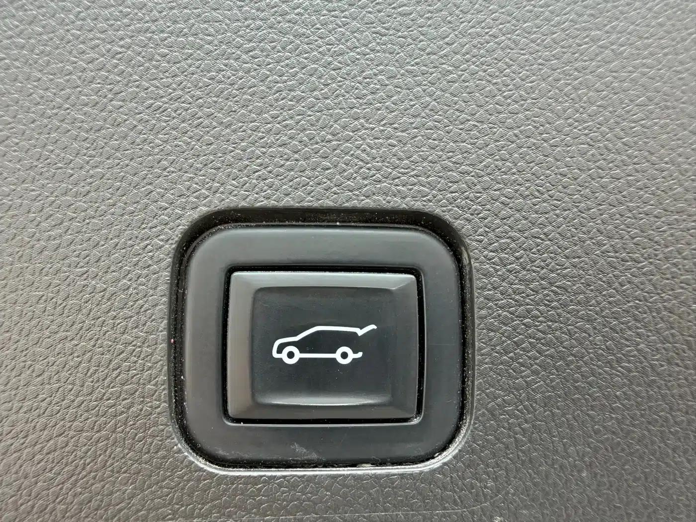 Cadillac XT6 2022 2.0T 7-seater AWD Luxury — миниатюра 23