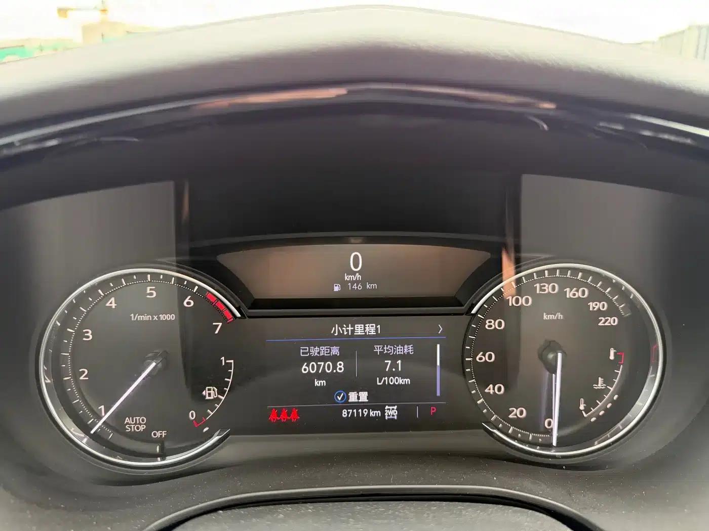 Cadillac XT6 2022 2.0T 7-seater AWD Luxury — миниатюра 10