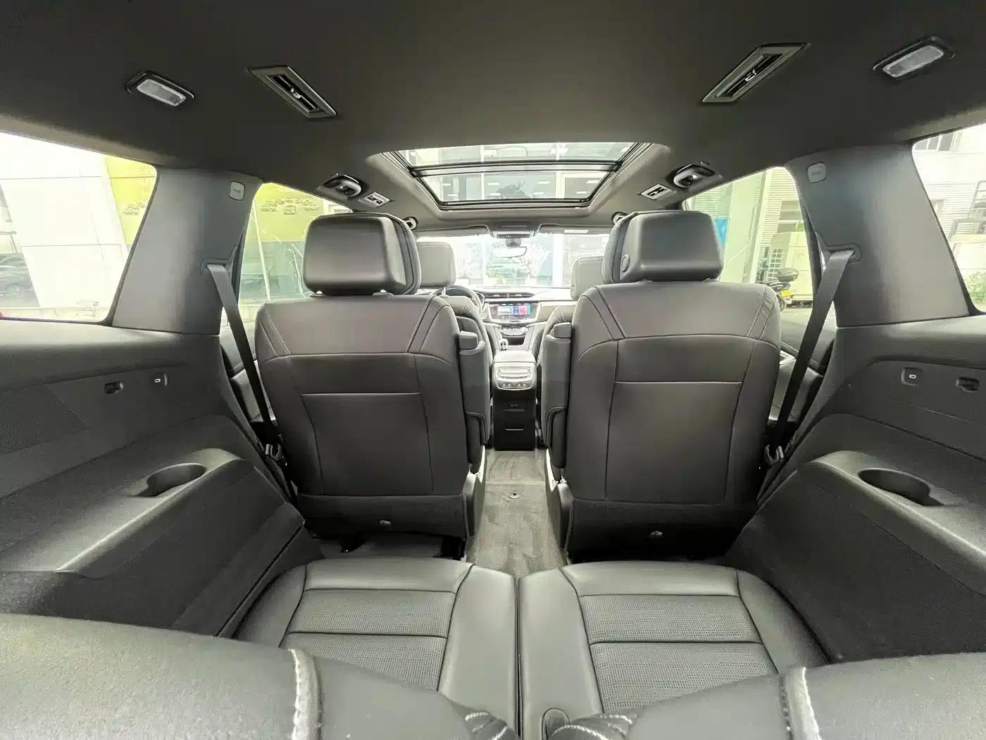 Cadillac XT6 2025 2.0T Six-Seat AWD Premium Executive Black Label Edition — миниатюра 15
