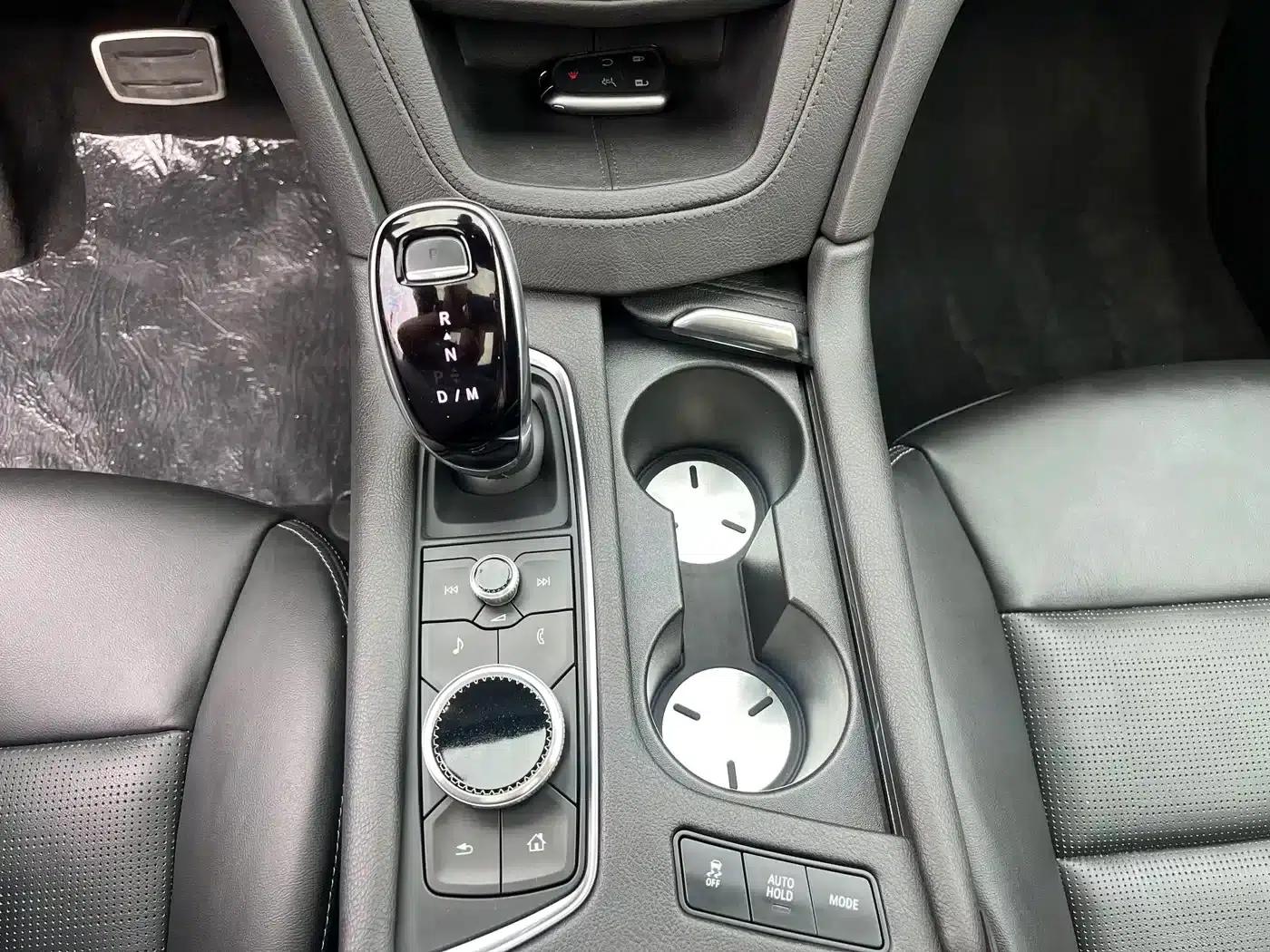 Cadillac XT6 2025 2.0T Six-Seat AWD Premium Executive Black Label Edition — миниатюра 8