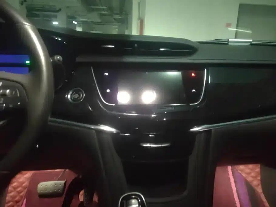 Cadillac XT6 2022 2.0T Six-Seat AWD Luxury — миниатюра 13