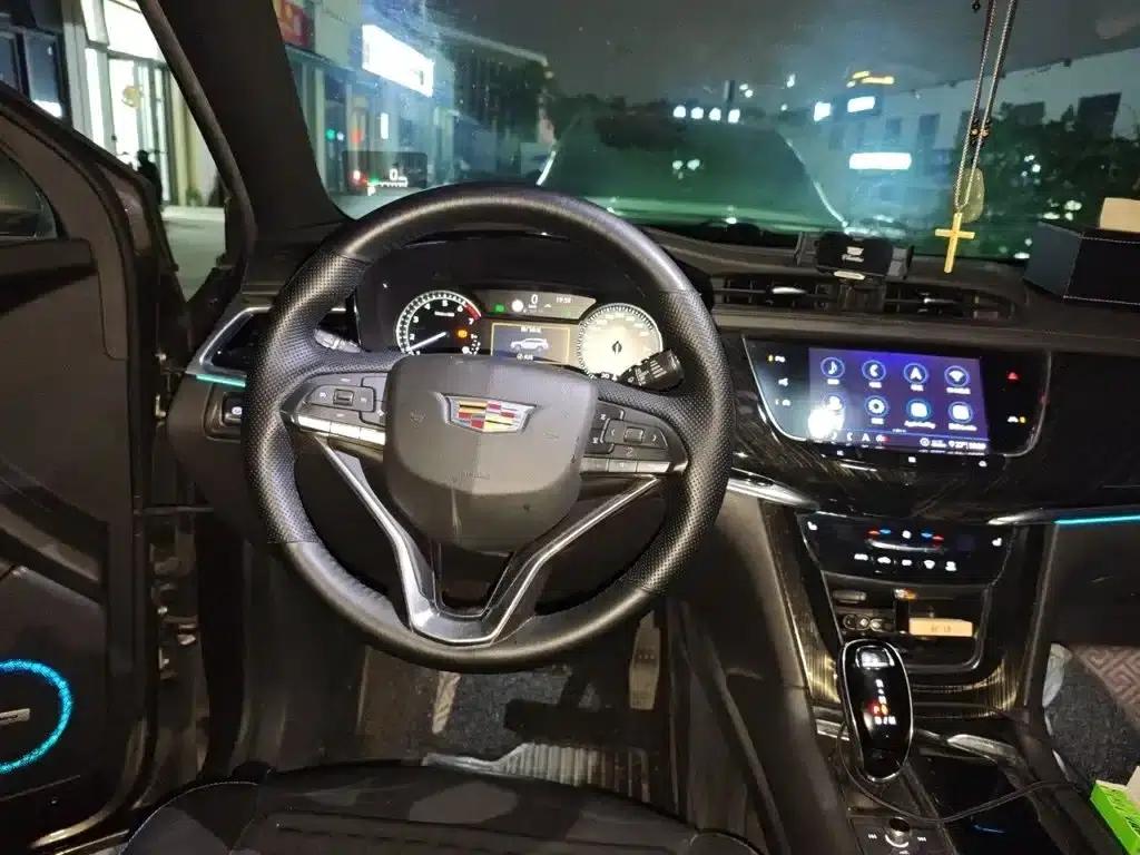 2020 Cadillac XT6 28T Six-Seat Luxury — миниатюра 3