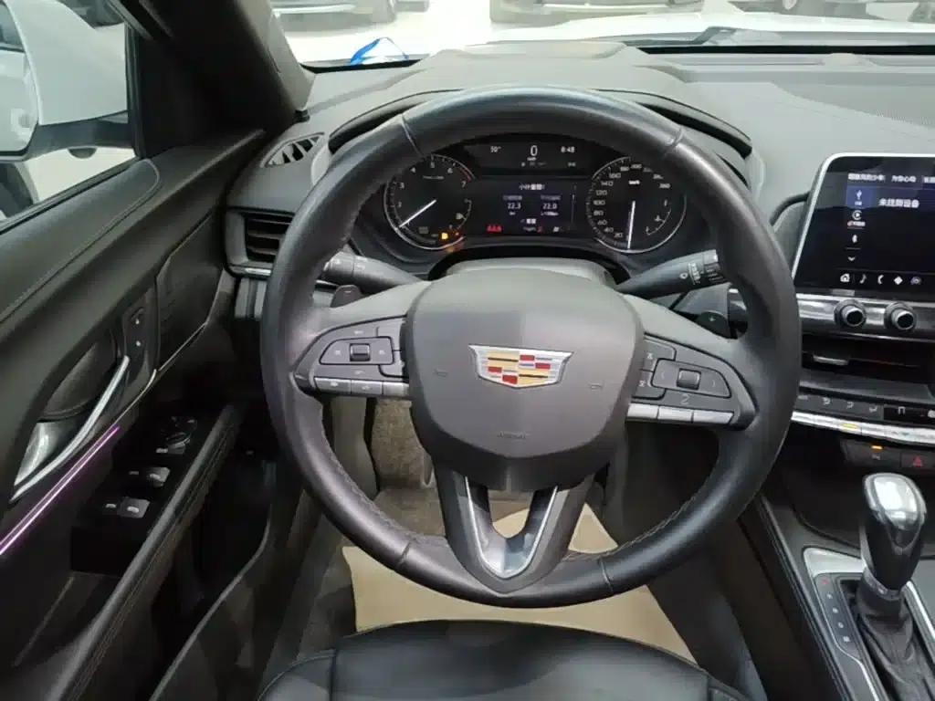 Cadillac CT4 2021 28T Fashion Edition — миниатюра 11
