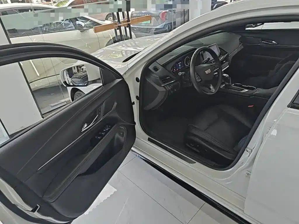 Cadillac CT4 2021 28T Fashion Edition — миниатюра 16