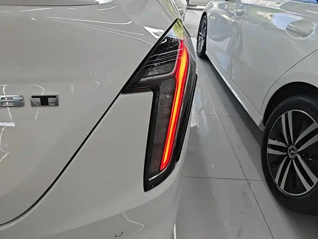 Cadillac CT4 2021 28T Fashion Edition — миниатюра 8