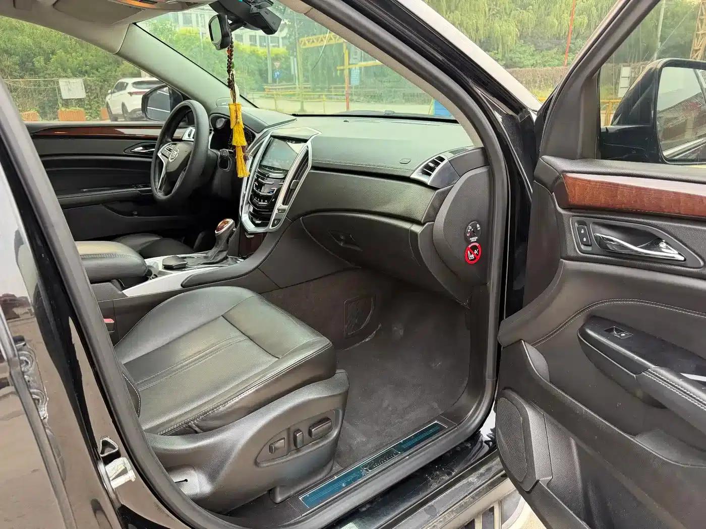 2015 Cadillac SRX 3.0L Elite — миниатюра 11